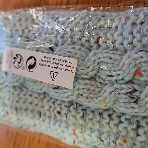 Ear Warmer Headband With Faux Fur Lining - Picture 2 of 4